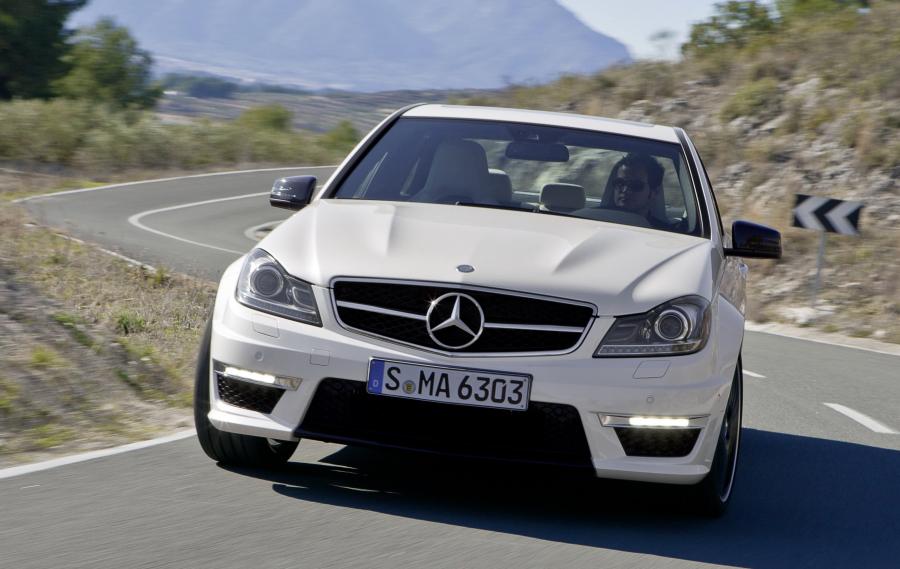  Mercedes-Benz C63 AMG 2012 года  (фото 5 из 40)